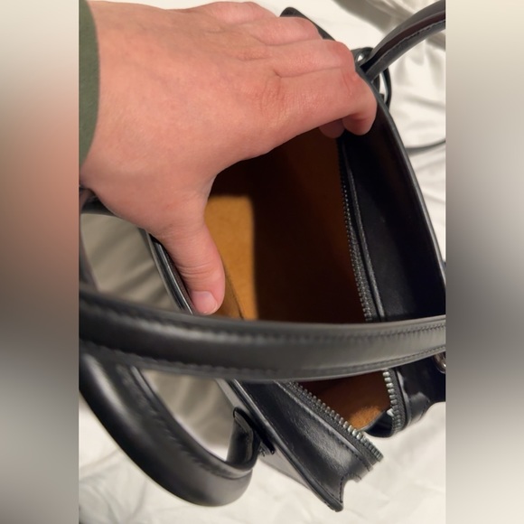 Coach Andrea Carryall - Picture 10 of 10